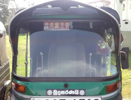 Bajaj 4 Stroke Three-wheeler for sale at BORALESGAMUWA